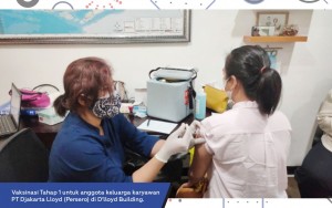 PT Djakarta Lloyd (Perseo) menggelar Vaksinasi Tahap 1 untuk anggota keluarga pegawai Kantor Pusat